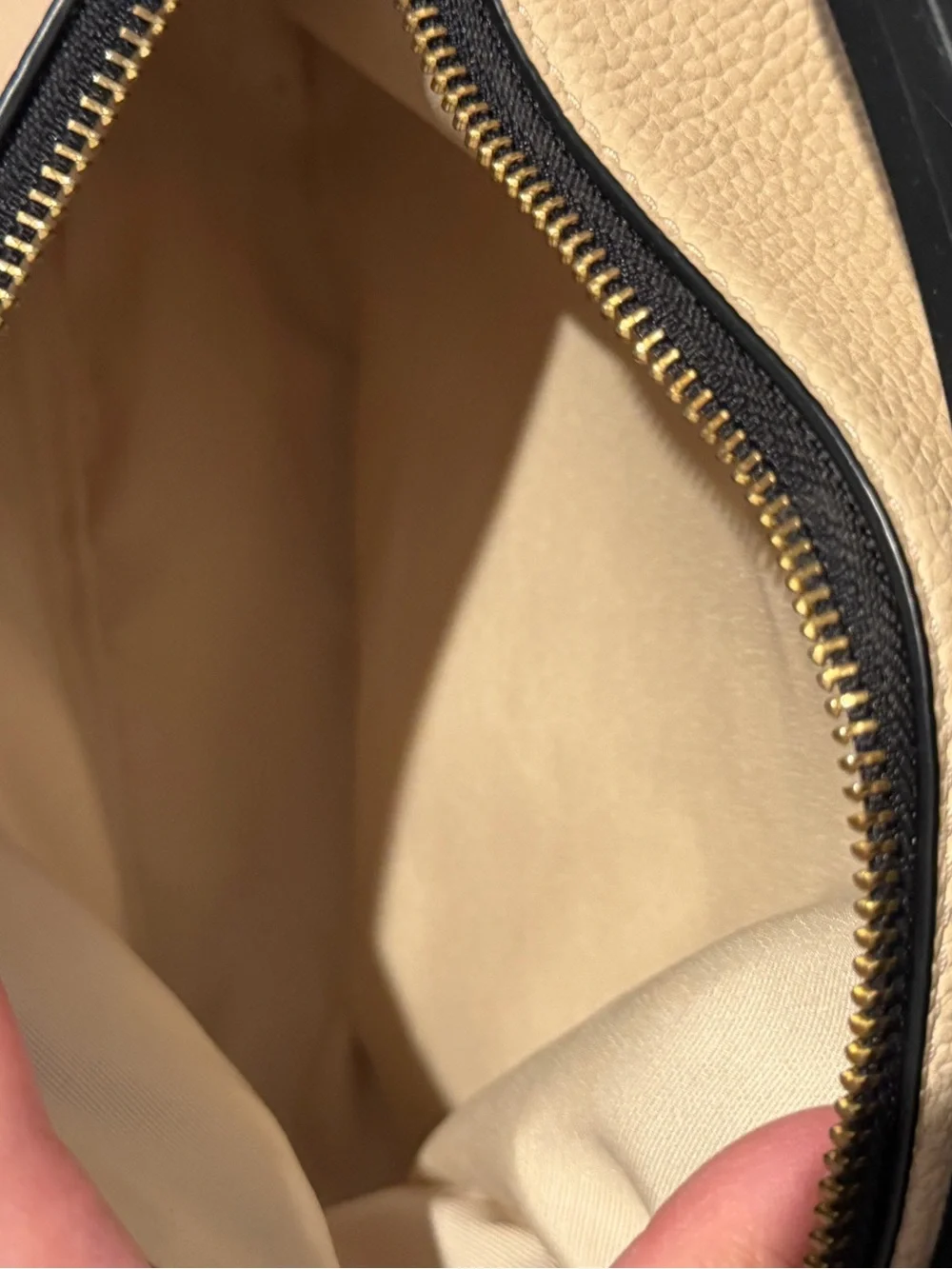 Marc Jacobs the soft box bag 23